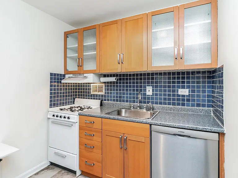1420 N St NW #605 — Photo 3