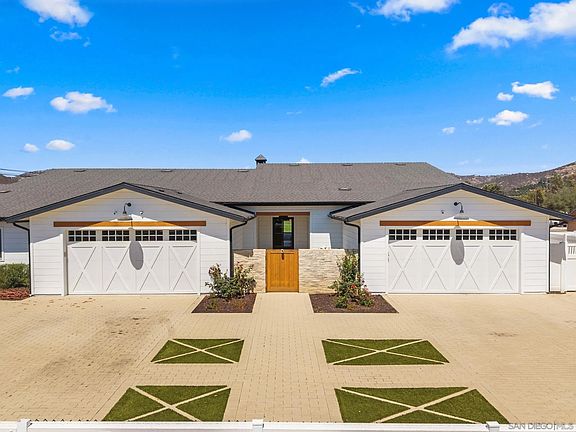 3rd image of 105 Equestrian Ct