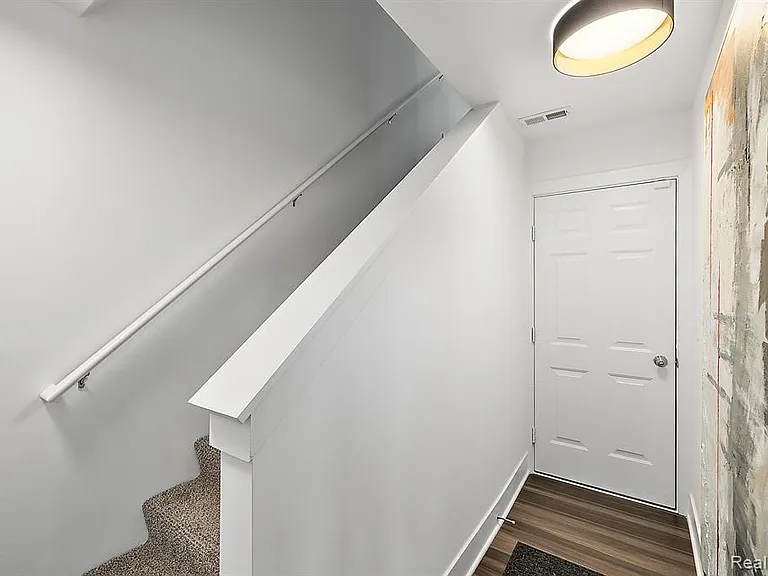 5931 Stella Dr — Photo 25