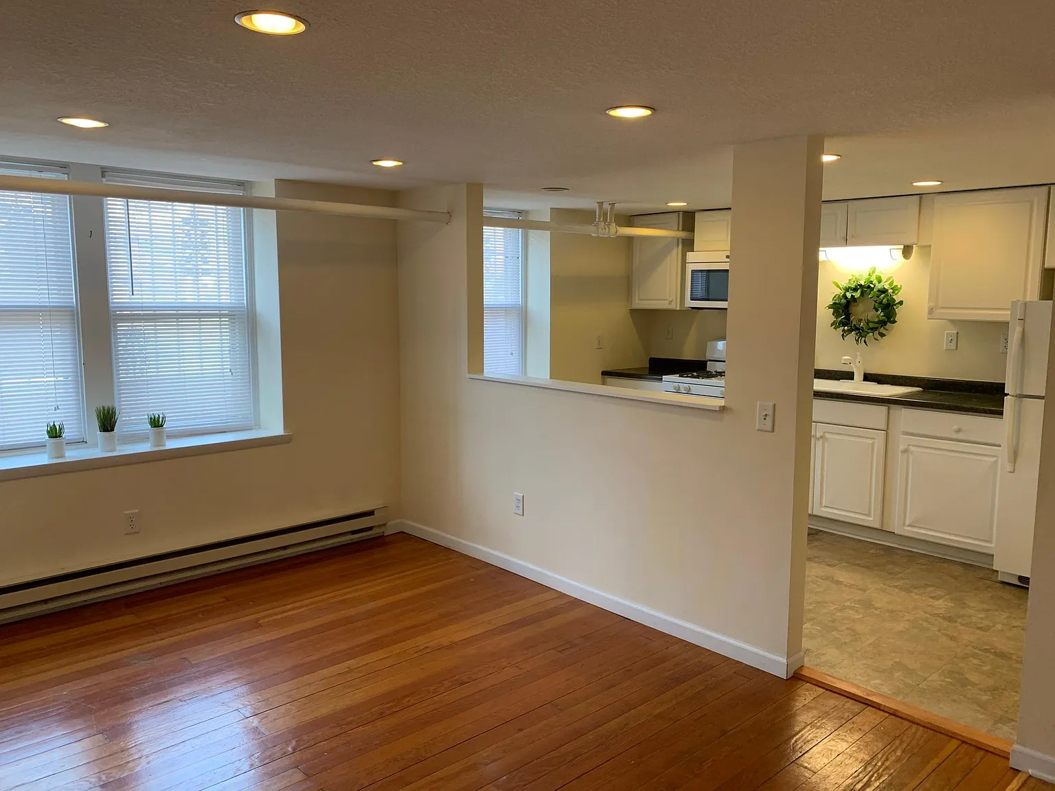 1 bed, $1,095 — Photo 1