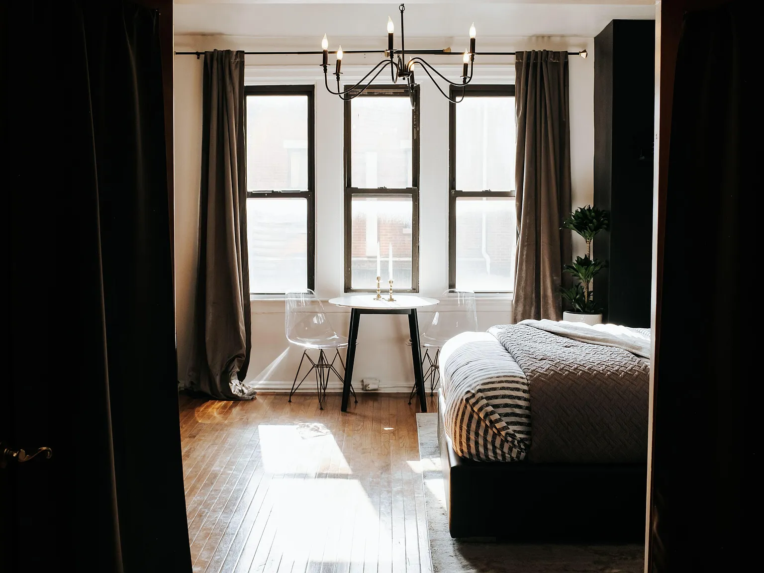 1 bed, 1.0 bath, 1000 sqft, $2,274 — Photo 2