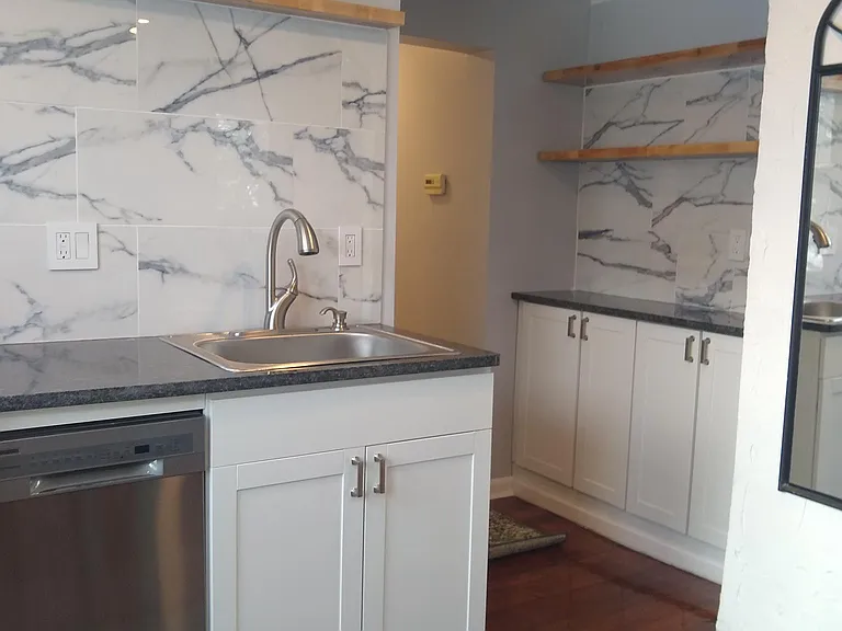 2723 N Main St — Photo 6