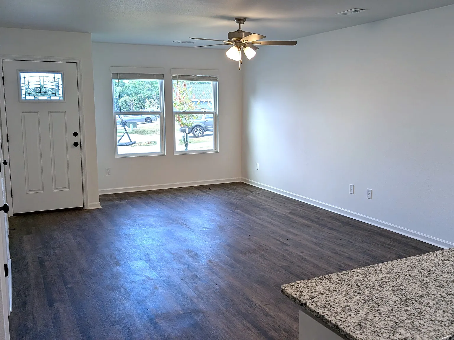 3 bed, 1148 sqft, $1,575 — Photo 2