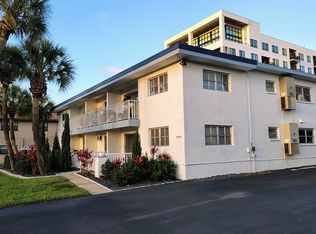 4250 37th St S APT 4, Saint Petersburg, FL 33711