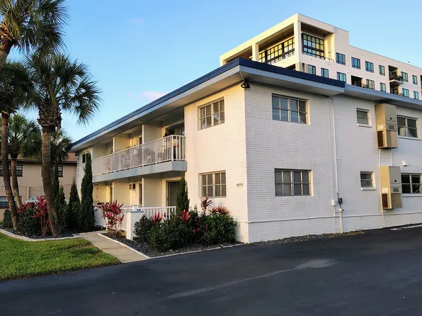 4250 37th St S APT 4, Saint Petersburg, FL 33711