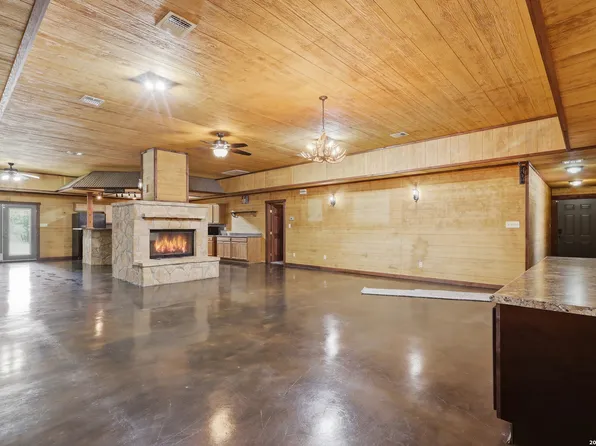171 Inwood, Poteet, TX 78065