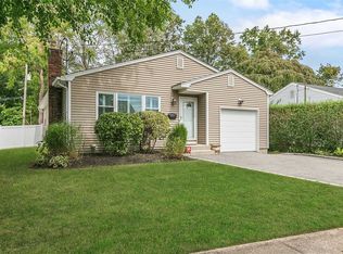 7 Christine Ln, East Northport, NY 11731