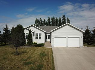 509 Washington St SE, Warroad, MN 56763