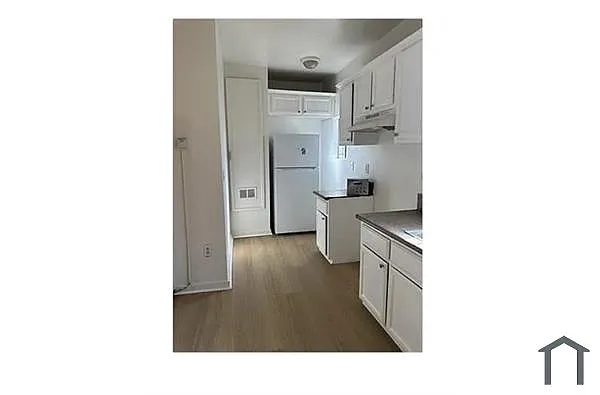 Building Photo - 456 E 43rd Pl
