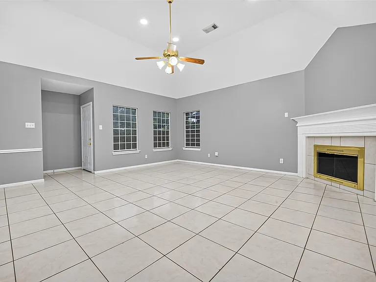 13607 Sable Ln — Photo 3