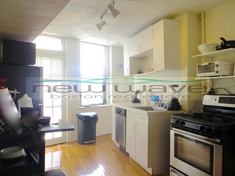 1st image of 343 N Center St #5