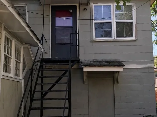 205 1/2 W 61st St, Savannah, GA 31405