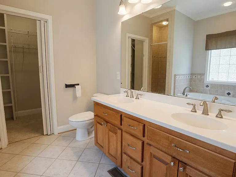 35 Belmont Dr — Photo 10