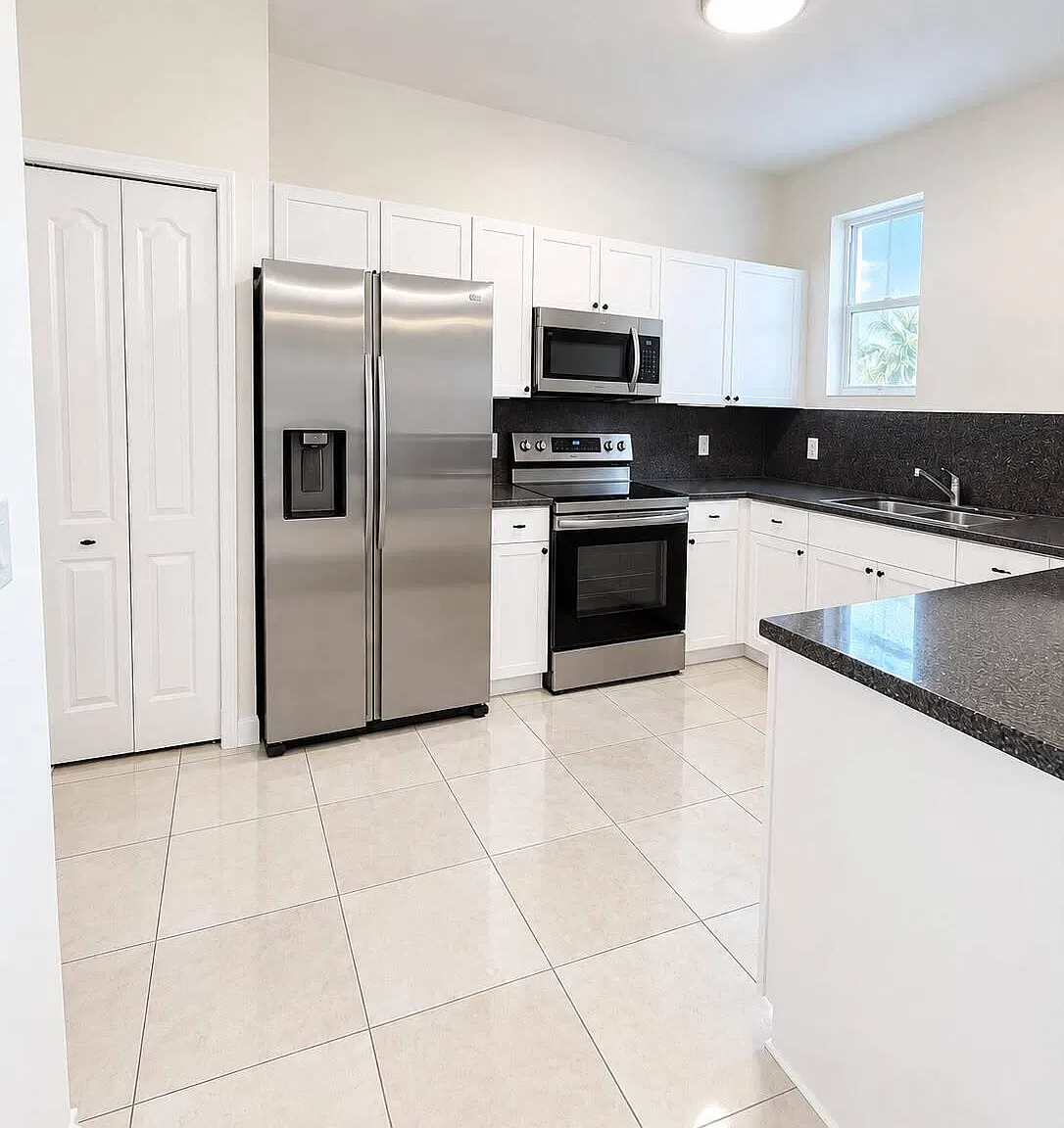 3 bed, 2.0 bath, 1457 sqft, $3,000 — Photo 1