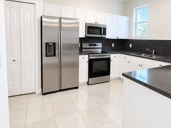 2113 Shoma Dr, Royal Palm Beach, FL 33414