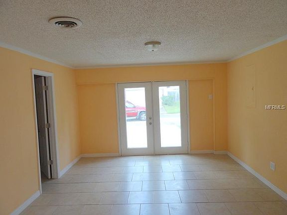 3rd image of 9506 Drakemill Ct