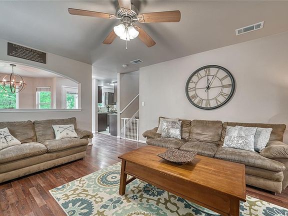 4th image of 3830 Westfield Dr