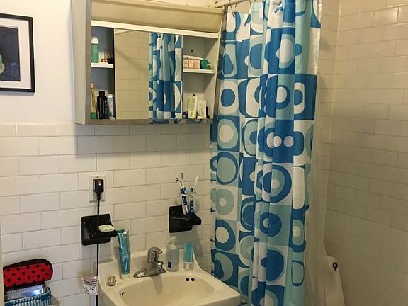 4th image of 249 15th St #201