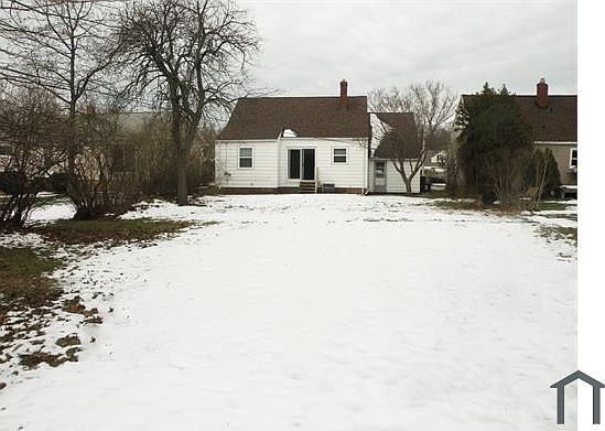 2nd image of 24080 Glenbrook Blvd