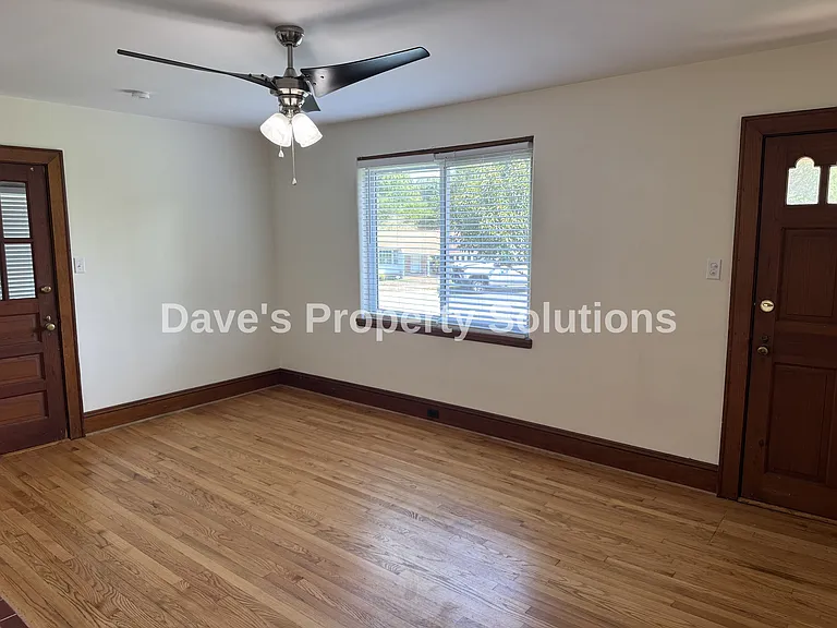 1001 W Clemmonsville Rd — Photo 10