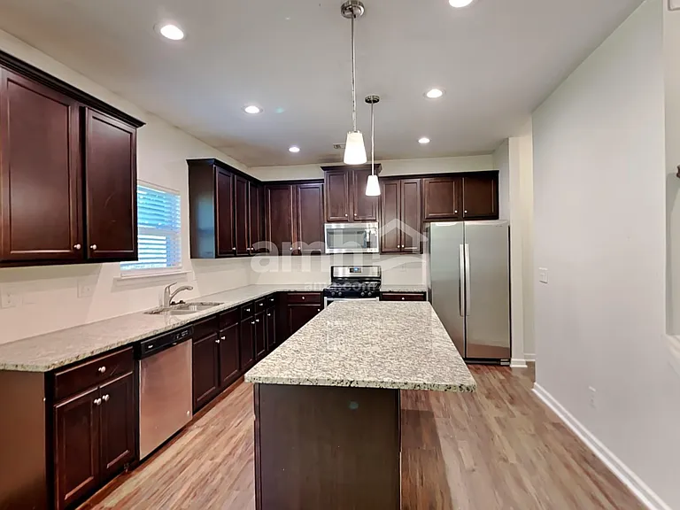 138 Ellen Glen Way — Photo 3