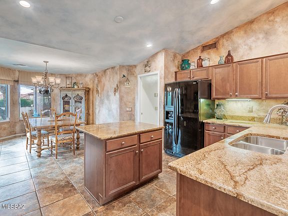 4th image of 62328 E Briarwood Dr