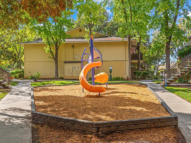 Almaden — Photo 9