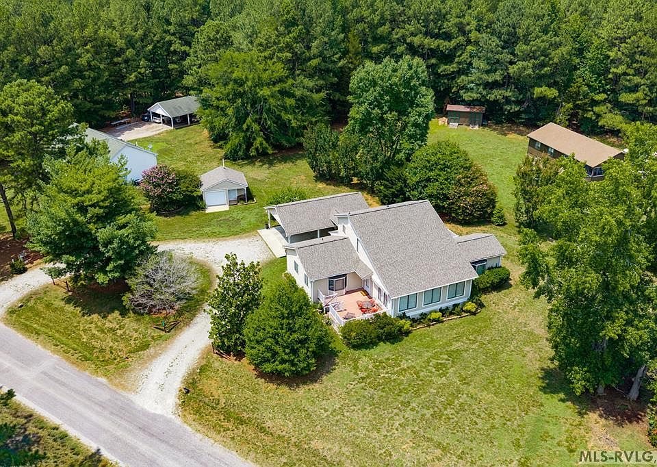 1st image of 34 Poplar Dr