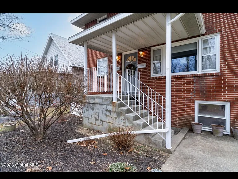 19 Tampa Ave #2 — Photo 2