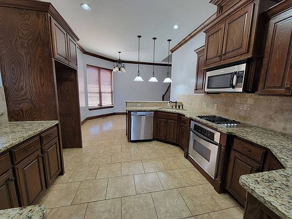 4th image of 8741 Belcaro Dr