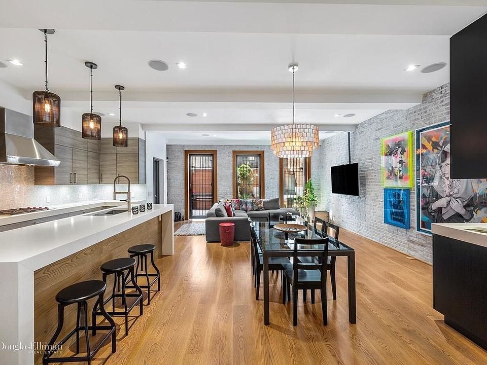 1st image of 120 W 29th St APT 3