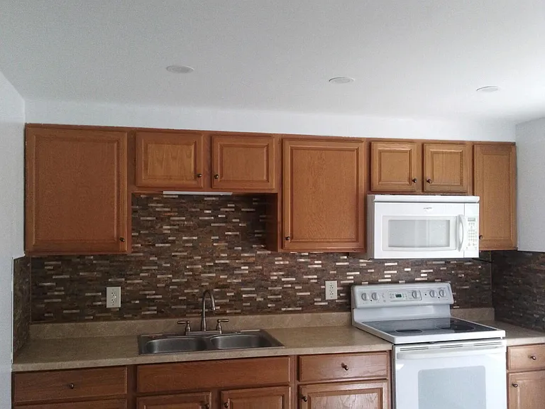 1121 Monroe Ave #1 — Photo 2