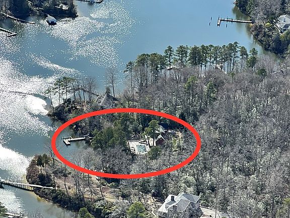 3rd image of 71 Laurel Ln