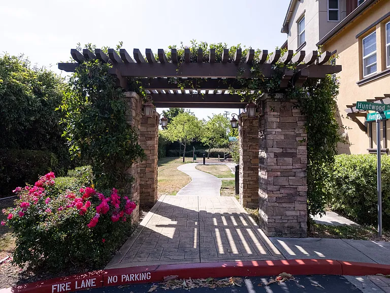 25502 Huntwood Ave — Photo 42