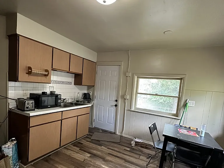 327 Summit Ave — Photo 4