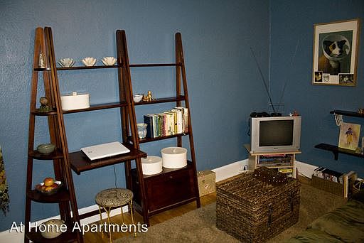 1st image of 723 Woodlawn Ave APT 204