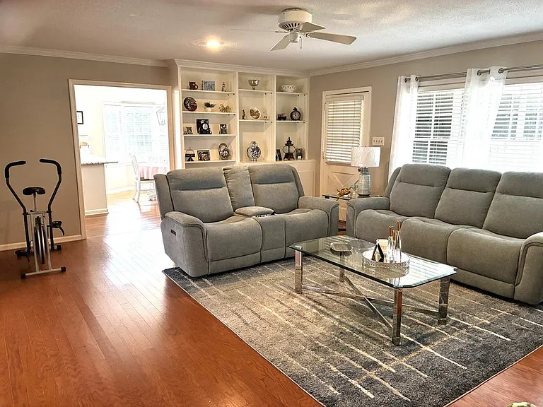2415 Winding Way — Photo 9