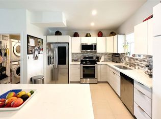 11481 SW 40th Ter, Miami, FL 33165