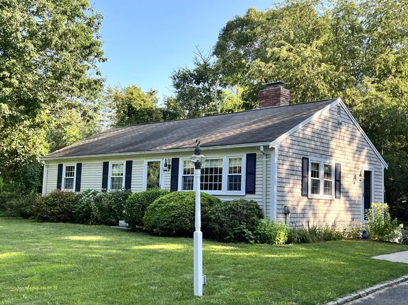 27 Fieldstone Drive, Dennis, MA 02638