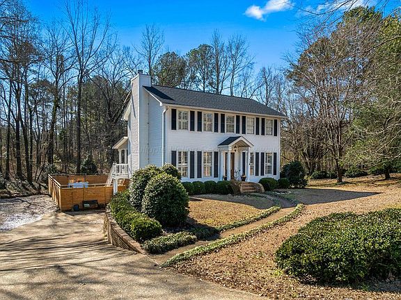 5th image of 14 Brandon Ln