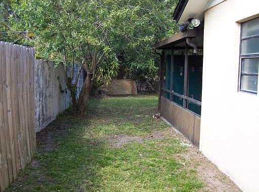 4th image of 4853 Canal Dr