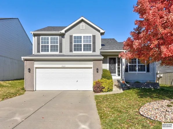 19458 U St, Omaha, NE 68135