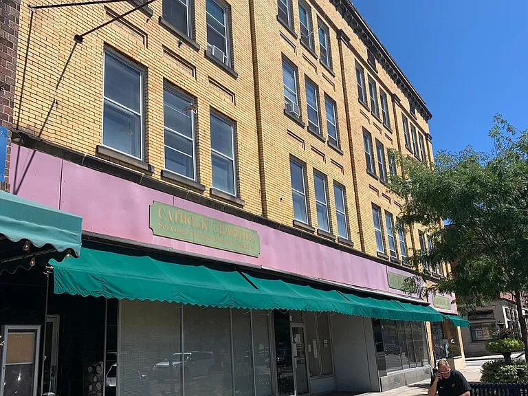 200 W Main St #32 — Photo 17