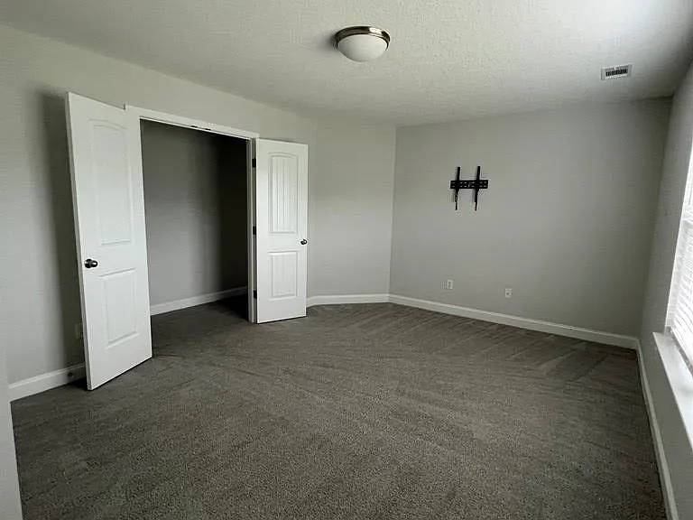 423 Fairview Cir — Photo 27