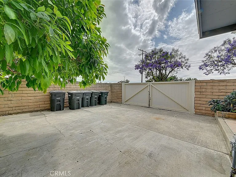 2044 W Spruce Ave — Photo 59