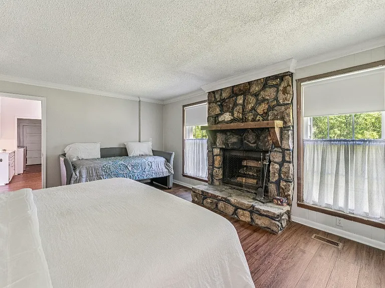 1220 Ashville Rd — Photo 13