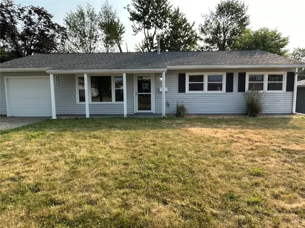 4930 Kesler Rd NW, Cedar Rapids, IA 52405
