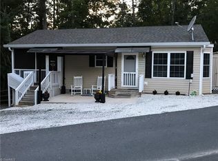 160 Clubhouse Dr, New London, NC 28127