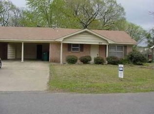 927 S El Paso Ave, Russellville, AR 72801