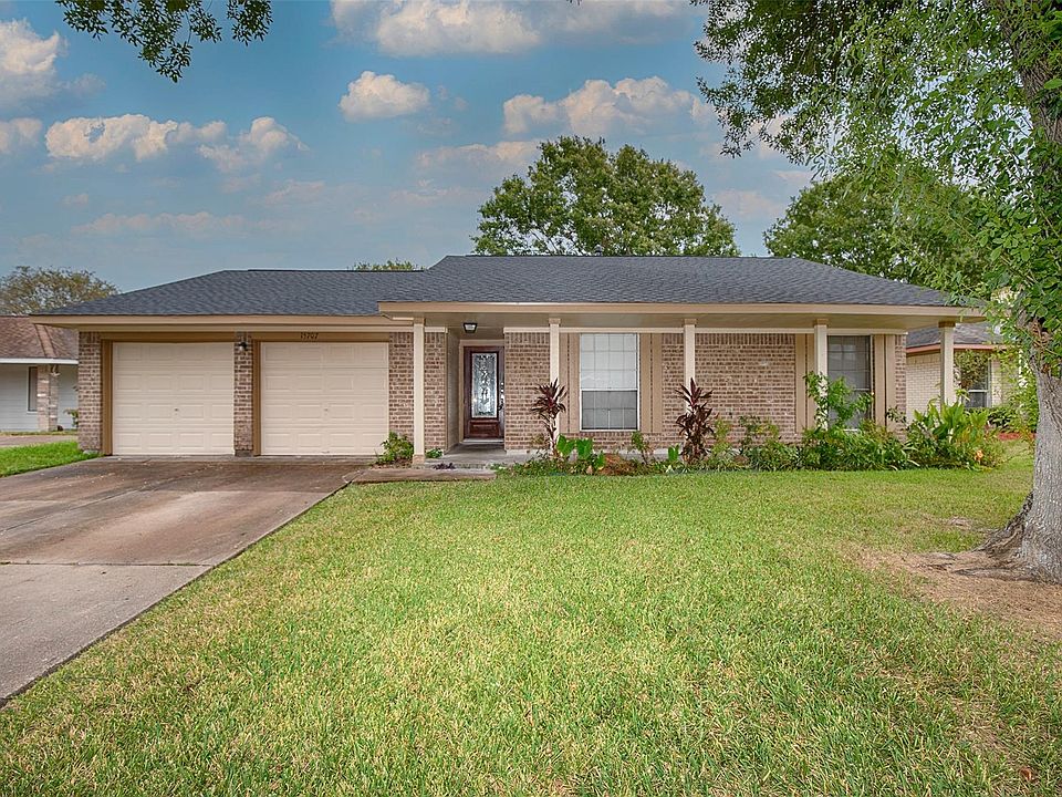 1st image of 15707 Caprock Dr